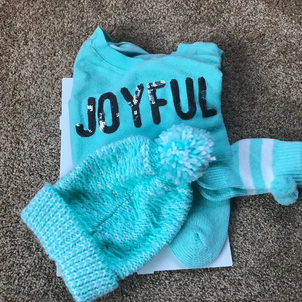 Sweater, hat and stocking set